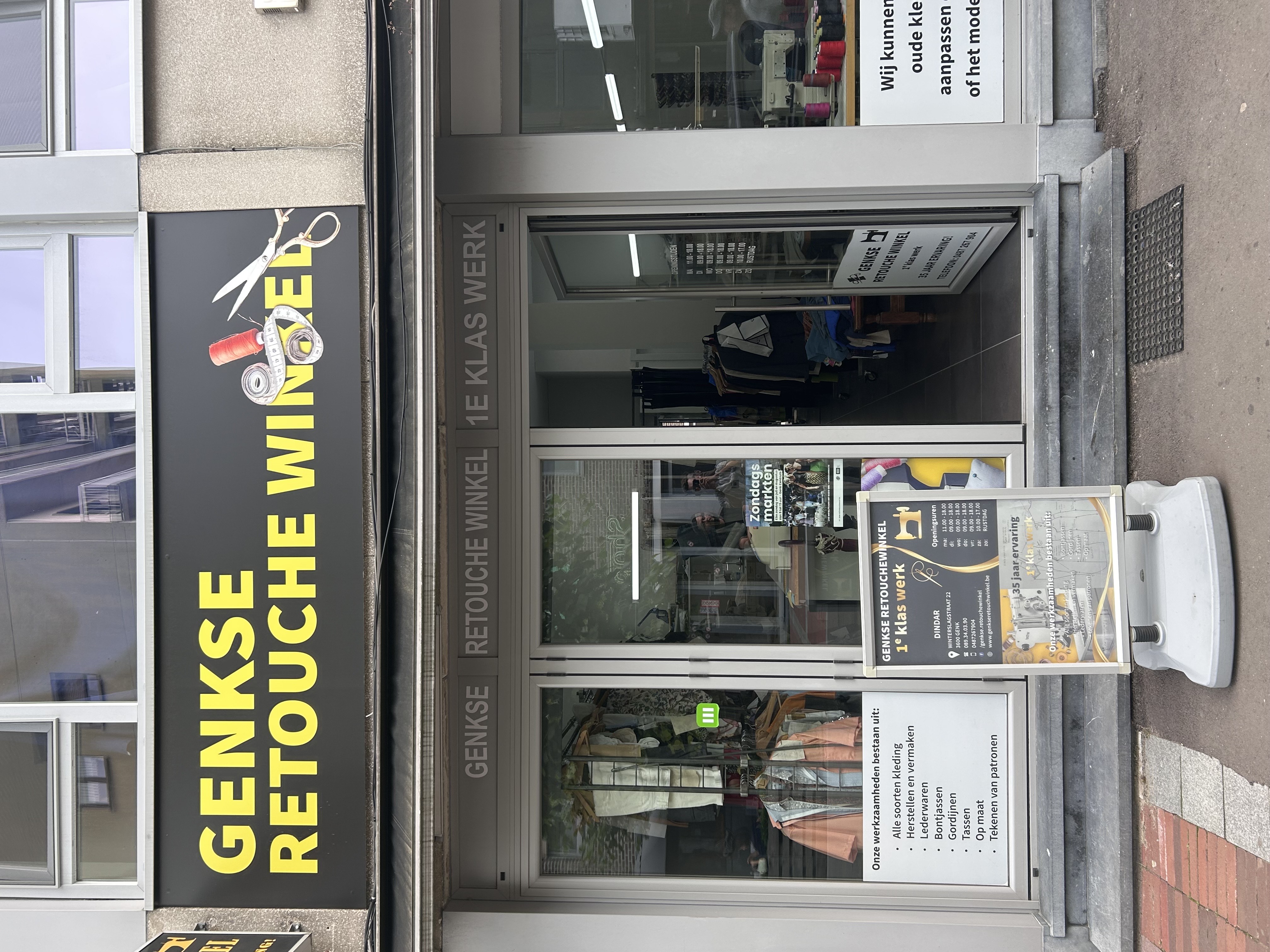 Voorgevel van de Genkse Retouchewinkel